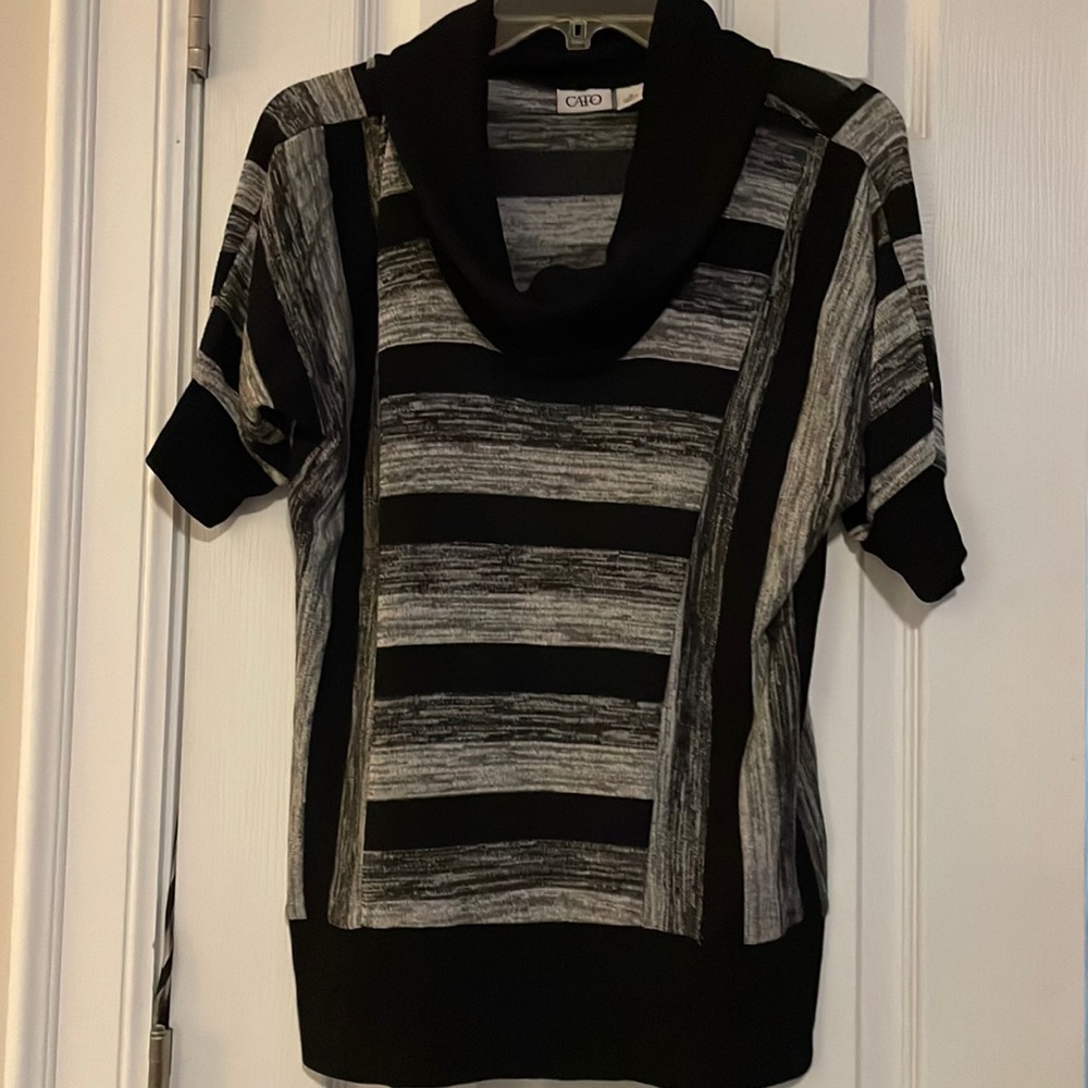 Women's short sleeved sweeter
